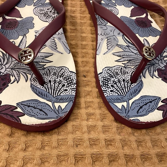 Tory Burch Women's Sz 9 M Flip Flop Sandals Purple Floral Logo Lightweight - Picture 8 of 8
